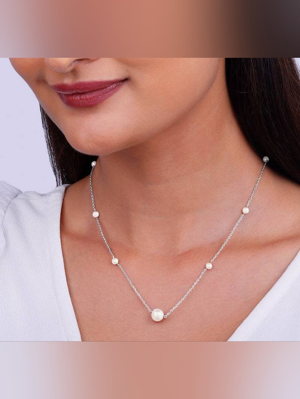 Pearl choker necklace